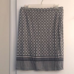 Cute pencil skirt with geometric design.